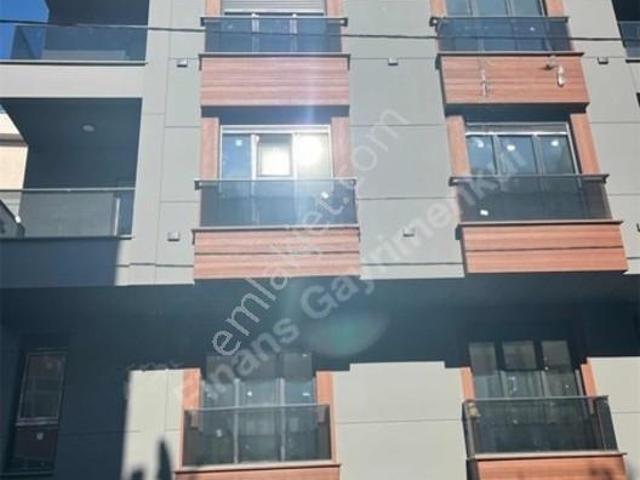 Çekmeköy Mehmet Akif Mahallesi Metroya Yakın 2+1 Satılık Daire