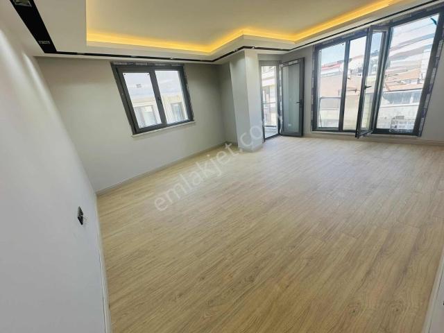 Çekmeköy Merkez Mah 4+1 Satılık Dubleks Daire