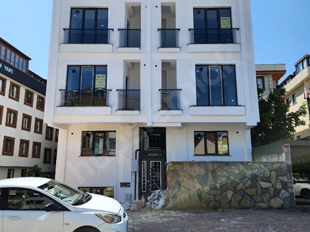 Çekmeköy Merkez Mah.75 m2 Amerikan Mutfak 2+1 Arakat