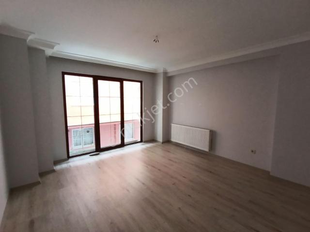 Çekmeköy Merkez Mah.i Kiralık 2+1 Ara Kat Daire