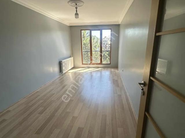 Çekmeköy Merkez Mah. Üsküdar Cad. 2+1 Kiralık Daire