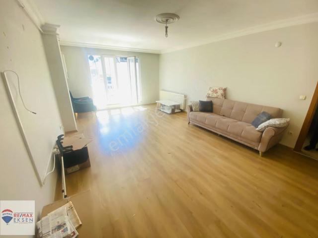 Çekmeköy Merkez Mahallesi 1+1 70m2 Boş Kiralık Daire