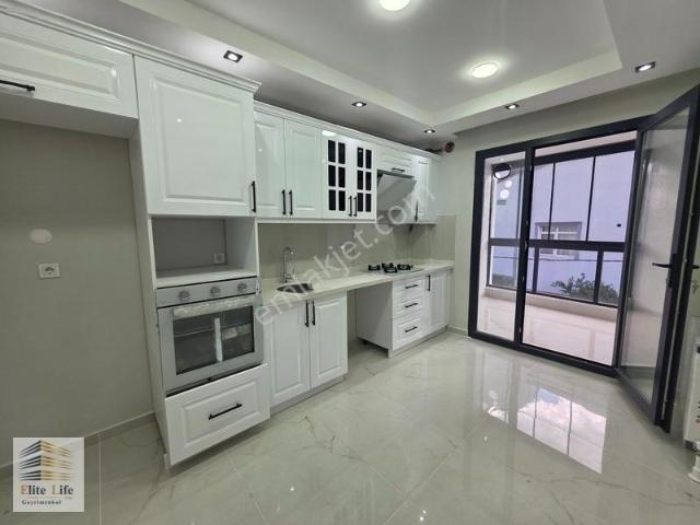 Çekmeköy Merkez Mahallesinde Fırsat 135 M² 3+1 Geniş Daire