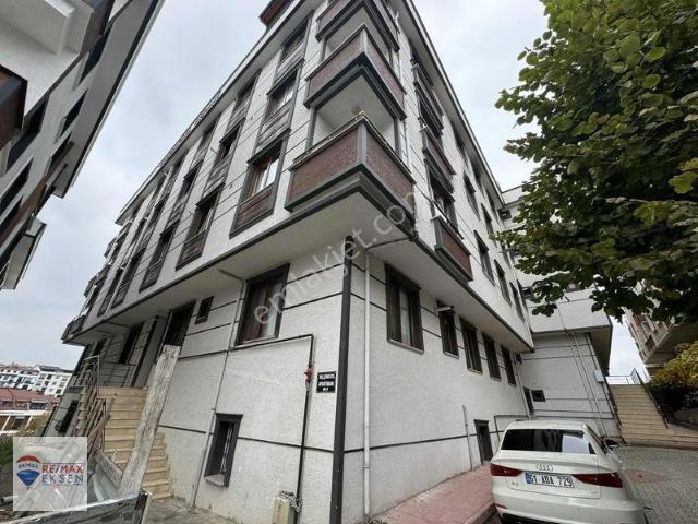 Çekmeköy Merkez Mahallesinde Özel Bahçeli Kiralık 1+1 Daire