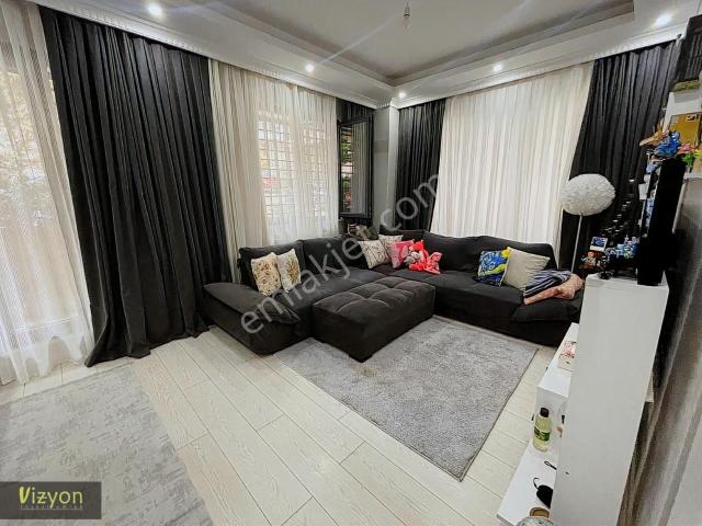 Çekmeköy Merkez Mahallesinde Satılık Yüksek Giriş 2+1 Daire