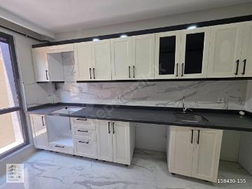 ÇEKMEKÖY MERKEZ MH.KAPALI OTOPARKLI BUTİK SİTE 3+1 ARA KAT DAİRE