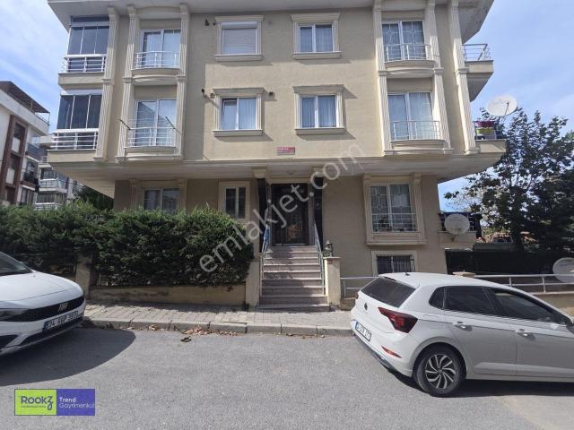 Çekmeköy Merkez Mh Kiralık 1+1 Kapalı Mufak Daire