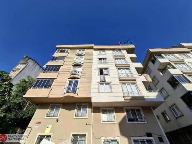 Çekmeköy Merkezde İskanlı Ebeveyn Banyolu Satılık Daire