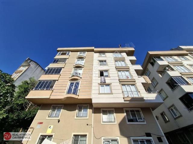 Çekmeköy Merkezde İskanlı Ebeveyn Banyolu Satılık Daire
