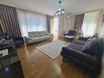 Çekmeköy Mimar Sinan'da Satılık Geniş Ara Kat Daire