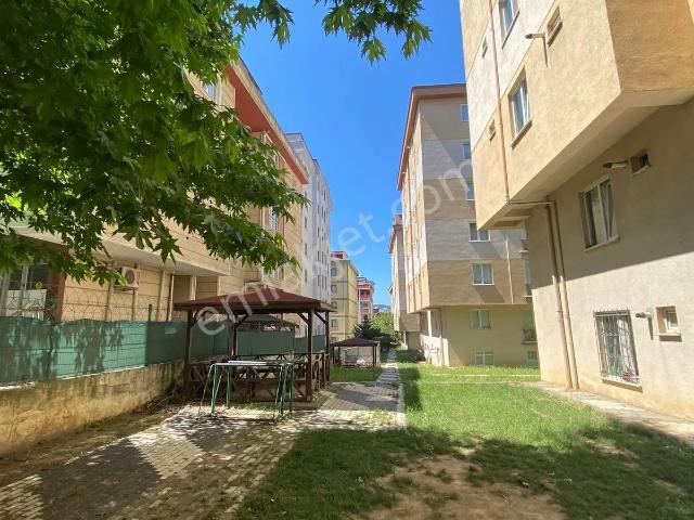 Çekmeköy Neva Sitesinde Bahçe Katı 2+1 Daire