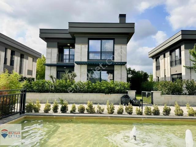 Çekmeköy Ömerli Pagora Villalarında Boş Kiralık 5+1 Villa