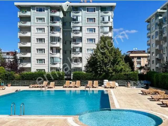 Çekmeköy Orkent Evleri 6.kat Yenilenmiş 2 Banyolu Kiralık 3+1