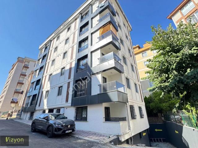 Çekmeköy Aydınlar Mahallesinde Geniş Ferah 2+1 Satılık Daire