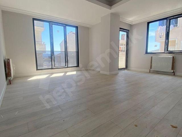 ÇEKMEKÖY AYDINLAR SATILIK 2+1 SIFIR ANAHTAR TESLİM DAİRE BACİK