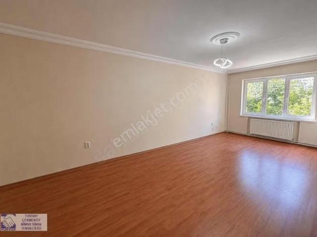 Çekmeköy Akkon Sitesin De Kiralık 3+1 Ara Kat Daire