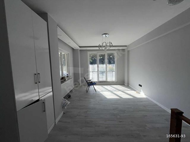ÇEKMEKÖY ALEMDAĞ DEVLET HASTANESİNE 5 DK ACİL SATILIK 2+1
