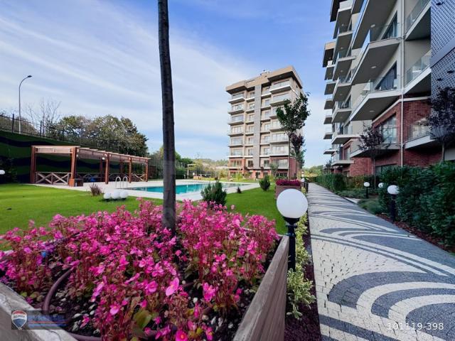 ÇEKMEKÖY ALEMDAĞ SABAN ORMAN EVLERİ SATILIK 5+2 DUBLEKS DAİRE
