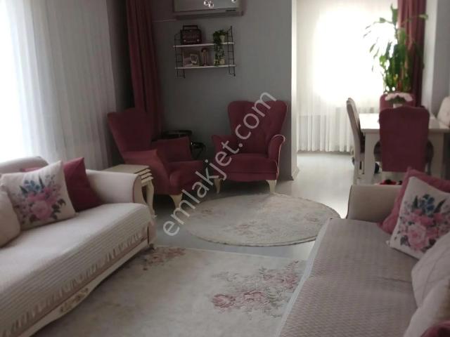 Çekmeköy Cumhuriyet Mahallesi'nde Kiralık 2+1 Aydınlık Daire
