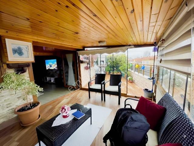Çekmeköy De 4+1 Kiralık Daire ufak Pazarlık Payı Vardır