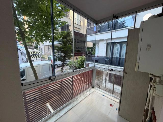 Çekmeköy Güngören Mahallesinde Kombili İskanlı 2+1 Balkonludaire