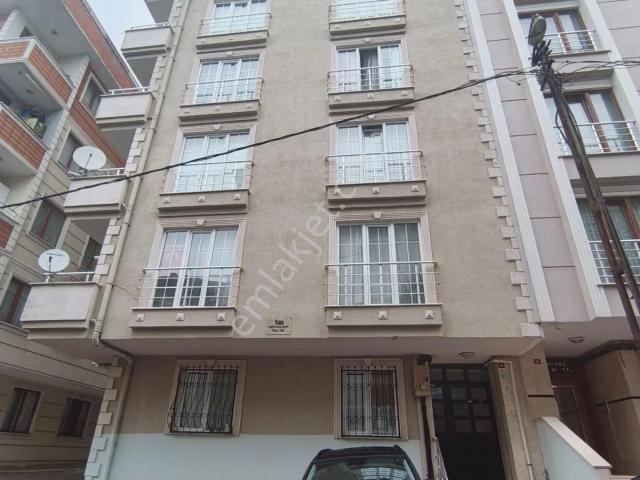 Çekmeköy Hamidiye Mah'de Satılık 2+1 85m²asansörlü Ara Kat Daire