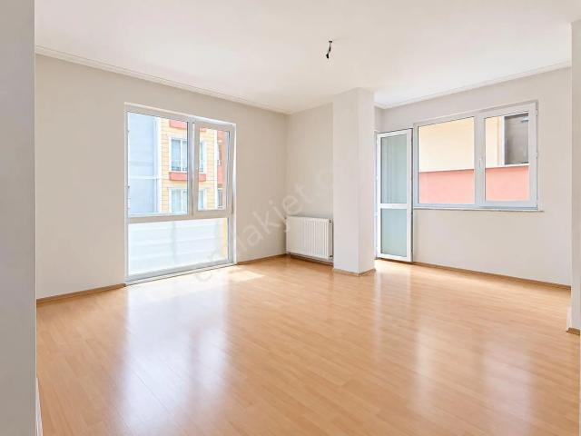 Çekmeköy Hamidiye Mh Kiralık 3+1 120m² Ara Kat Daire