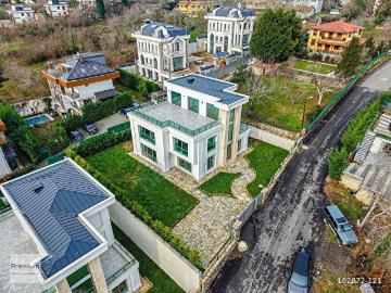 Çekmeköy Reşadiyede 7+1 Vadi Manzaralı Müstakil Triplex Villa