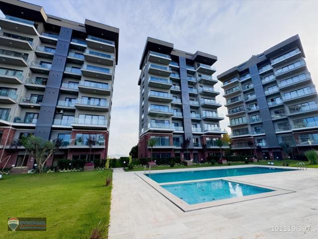 ÇEKMEKÖY SABAN ORMAN EVLERİ LÜKS SATILIK 5+2 ÜST DUBLEKS DAİRE