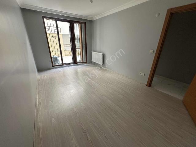 Çekmeköy Safranbolu Evlerinde Bahçe Katında 2+1 Kiralık Daire