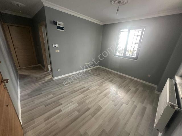 Çekmeköy Soğukpınarda Kiralık Tertemiz 1+1 Daire