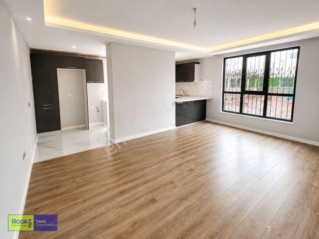 Çekmeköy Taşdelen Cemal Güngör Parkına Yakın 2+1 Teraslı Kiralık