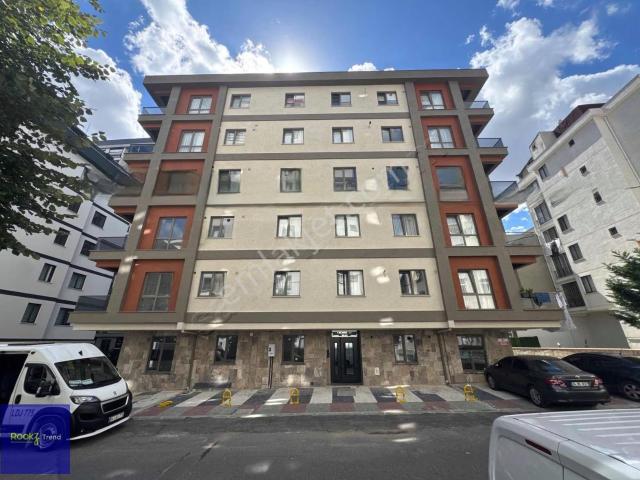 Çekmeköy Taşdelen Kiralık Geniş Sıfır 2+1 Daire