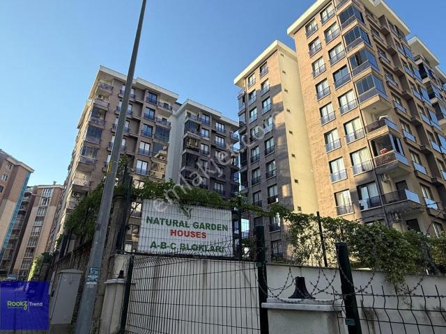 Çekmeköy Taşdelen'de Satılık 3+1 Daire Site İçnde Kapalı Otopark
