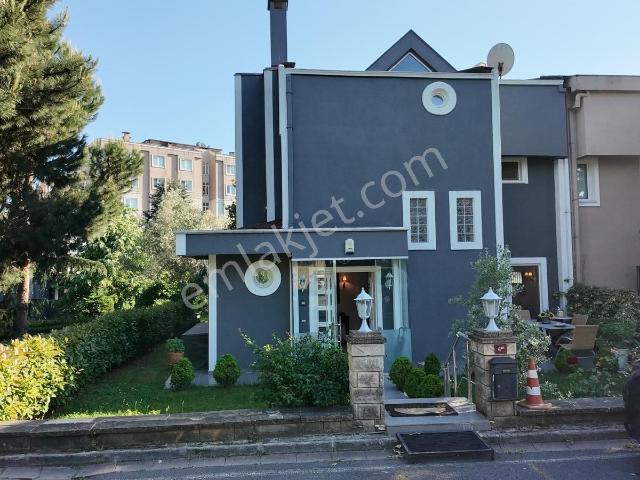 Çekmeköy Villa Belde Sitesi Satılık Villa
