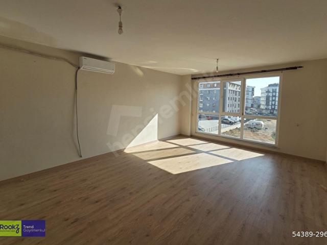 ÇEKMEKÖY ZİN D SEMT SİTESİNDE SATILIK 3 +1 DAİRE