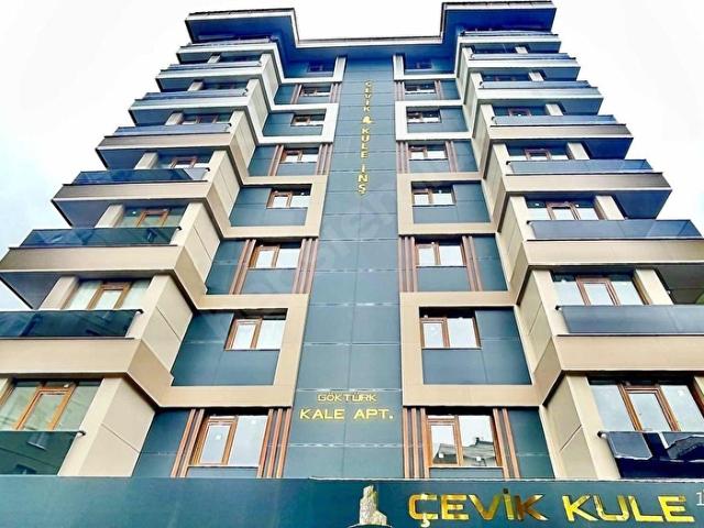 ÇEKMEKÖY'DE 2+1YERDEN ISITMALI MERKEZİ LOKASYONDA DAİRE