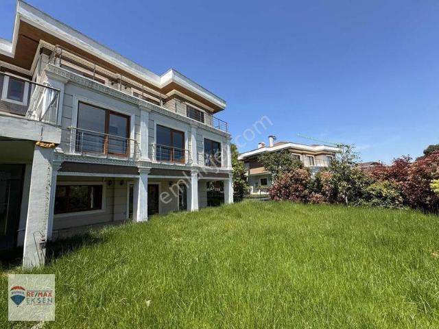 Çekmeköy'de Doğanın Kalbinde Geniş 5+2 Kiralık Villa