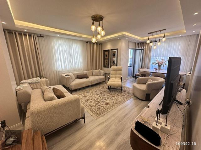 ÇEKMEKÖYDE ÖZEL DEKORASYONLU 4+2 DUBLEKS DAİRE