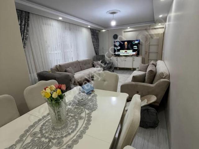 Çekmeköy'de Merkezi Konumda 90m² 2+1 Satılık Daire