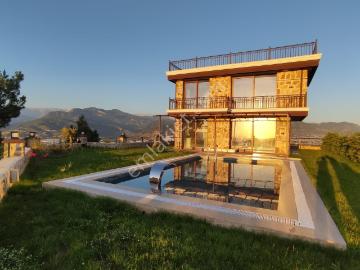 Ekmel' De Panoramik Deniz Ve Şehir Manzaralı Müstakil Taş Villa