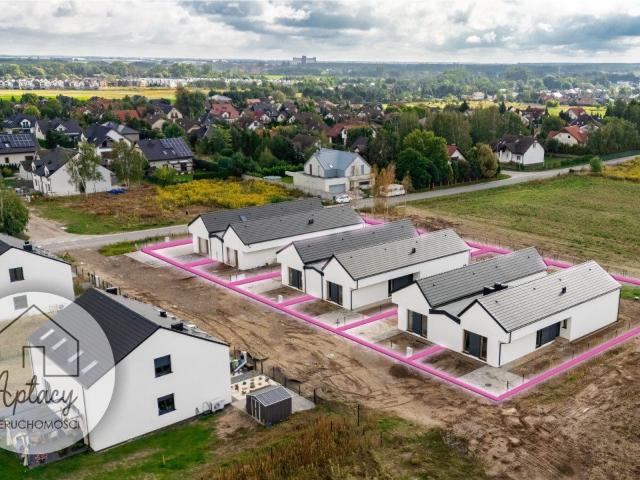 Ekologiczny dom parterowy z dużym strychem