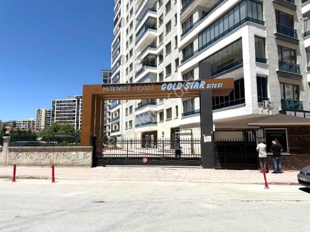 Şeker Mahallesi Site İçerisinde Boş 4+1 Satılık Daire