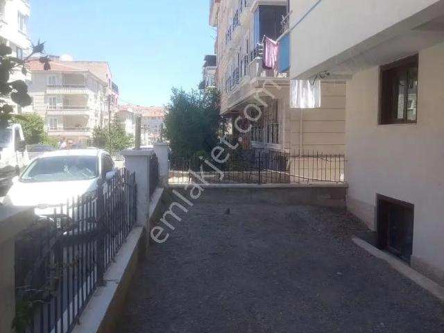 Şeker Emlaktan İstasyon Mahallesinde 2+1 Kiralık Daire