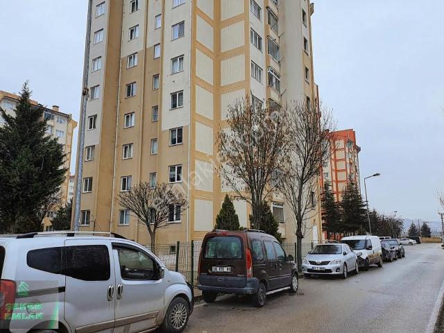 Şeker Emlaktan Kahraman Kazan'da Site De Satılık 2+1 Daire