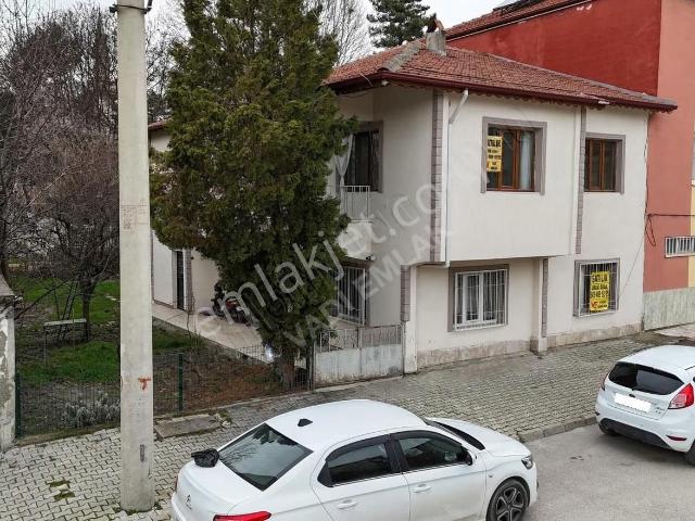 Şeker Sokağın Girişinde Satılık 2 Katlı Müstakil Ev | Vadi Emlak