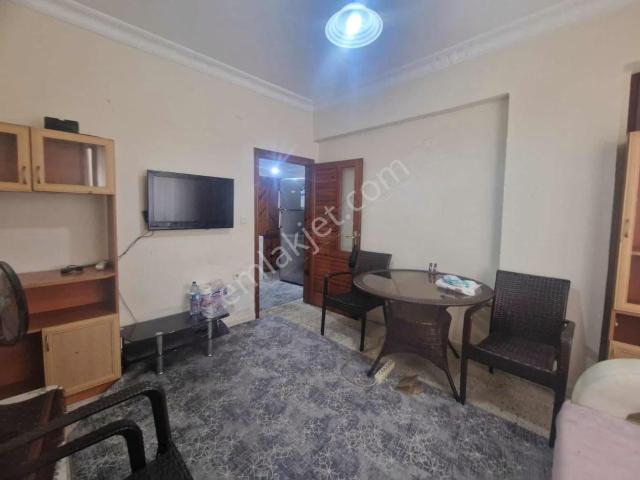 Şekerhane Mah Cuma Pazarında Satılık 1+1 Ofis