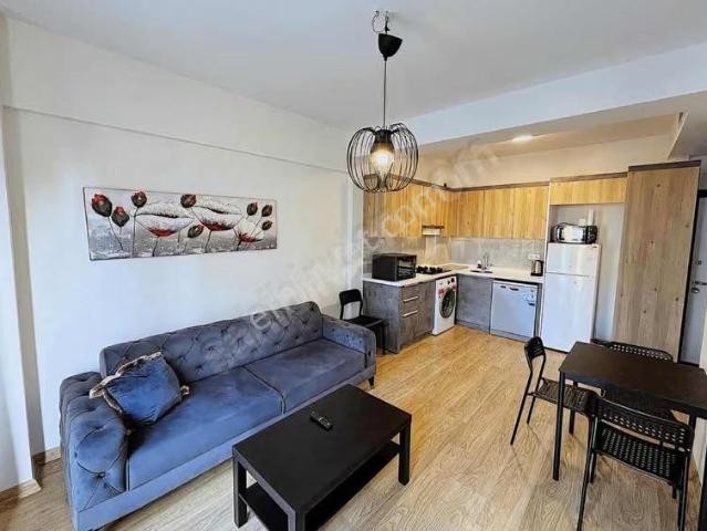 Ekpa Sitesin'de Havuz Manzaralı Eşyalı Satılık 1+1