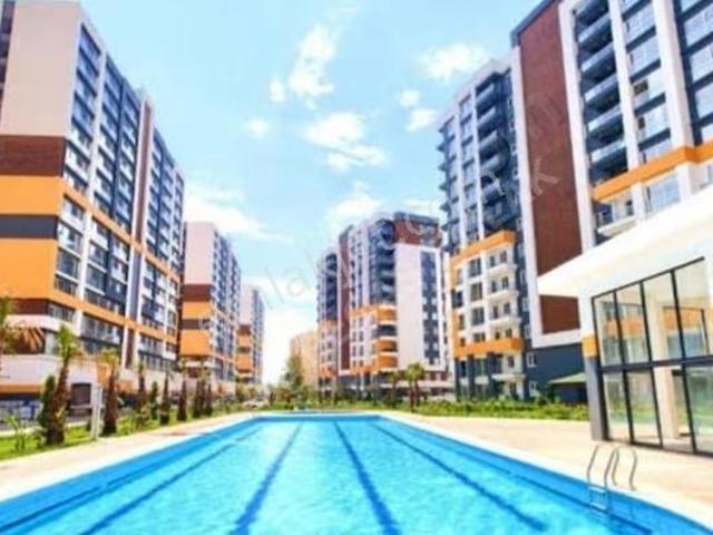 Ekpa 1207 Projesinde Havuz Manzaralı Eşyalı 1+1
