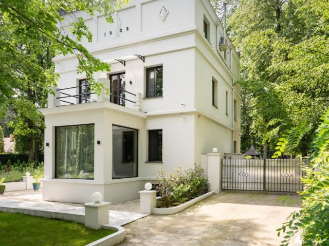 Ekskluzywna zabytkowa willa z 1935 r. 298 m² w Zalesiu Dolnym